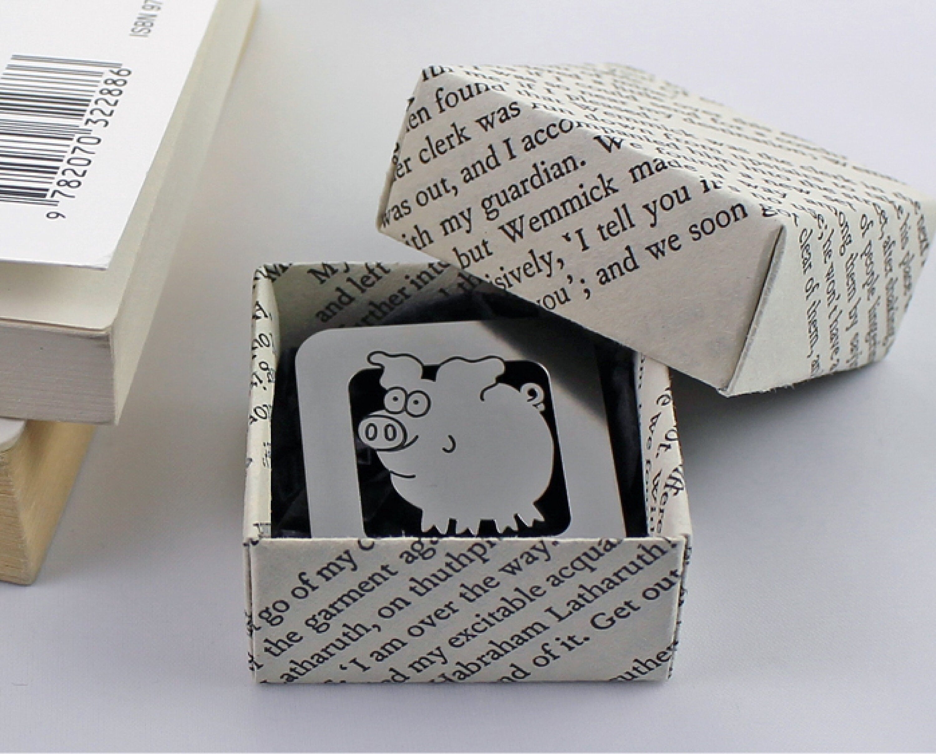Pig Bookmark with Origami Gift Box